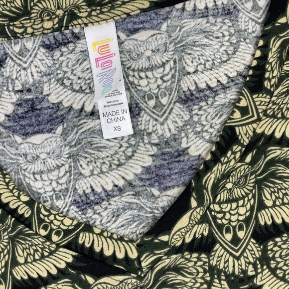 Lularoe Owl Christy Tee XS Black Short Sleeve Stretch V Neck Hedwig Harry Potter - Picture 4 of 5